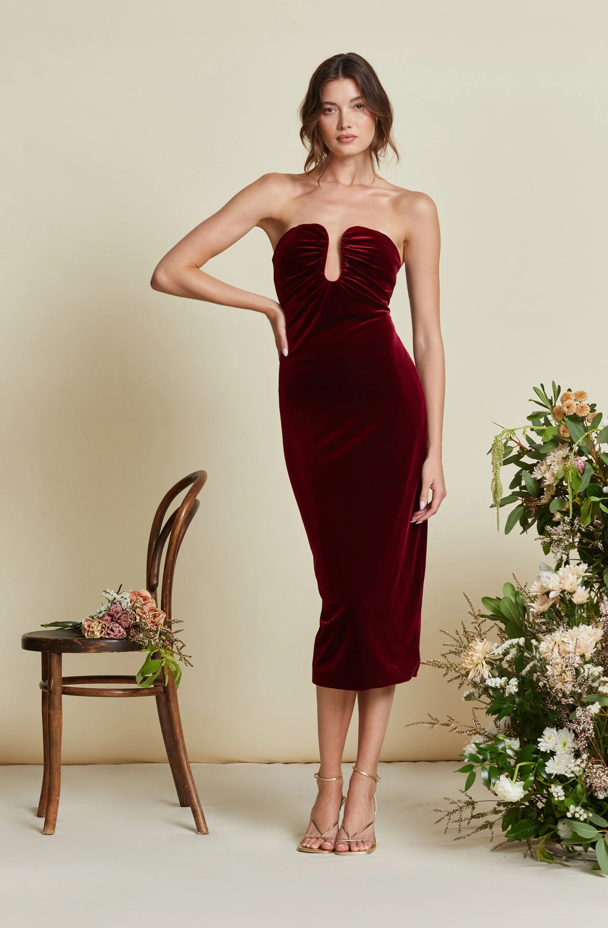 Adrienne Sweetheart Velvet Midi Dress WINE