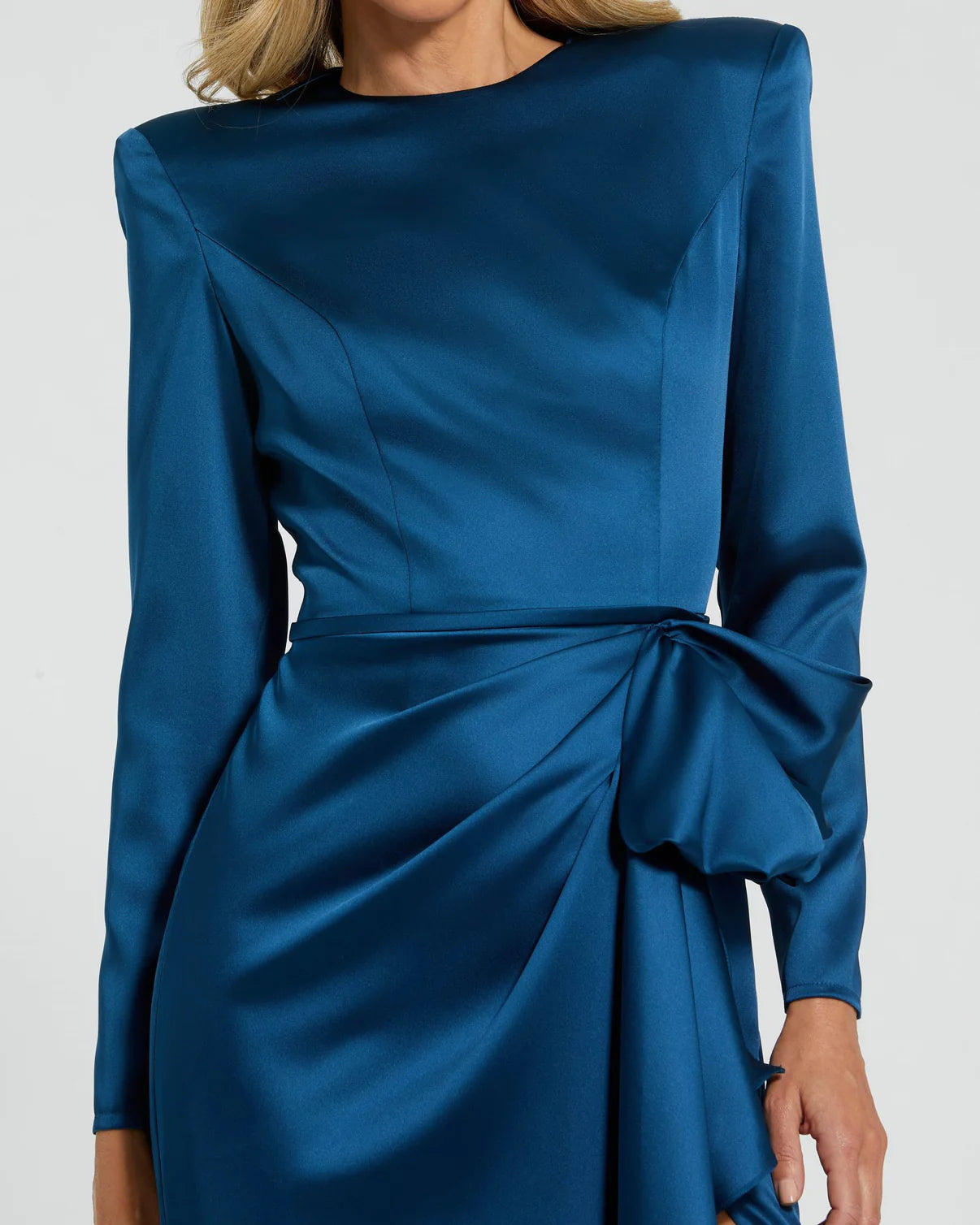 Elegant Dark Blue Long-Sleeve Ruched Gown with Structured Bow