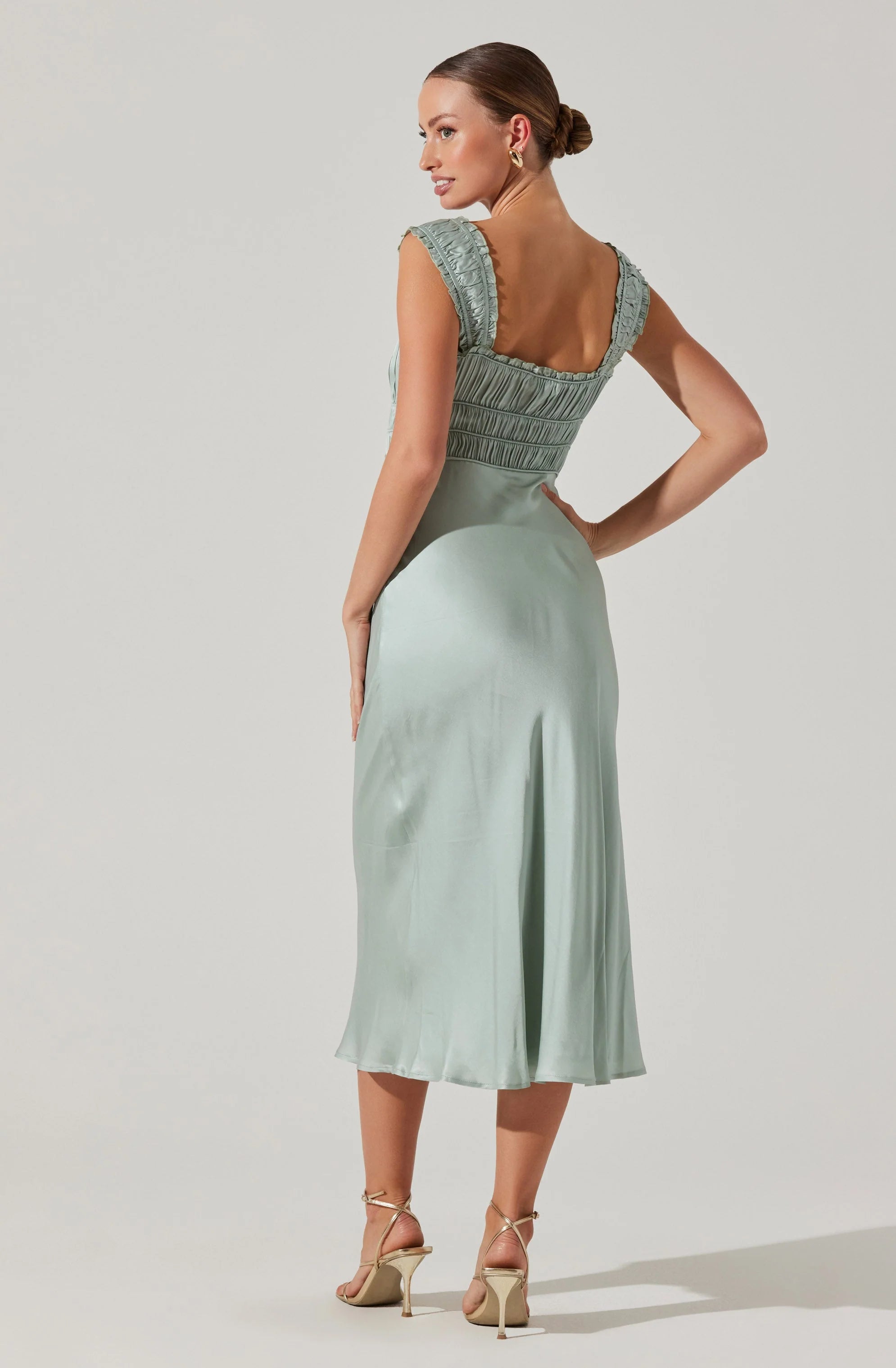 Zoé Satin Smocked Midi Dress MINT