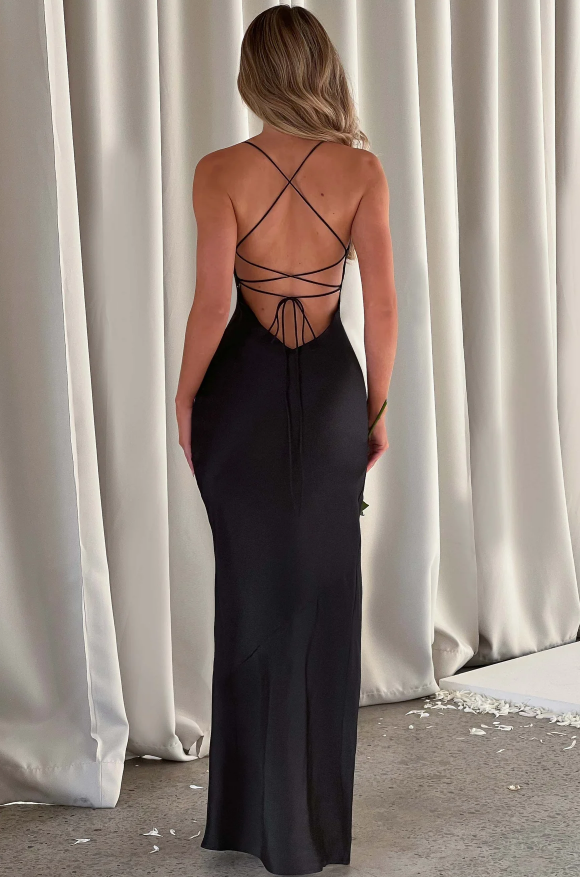 NURH MAXI DRESS - BLACK