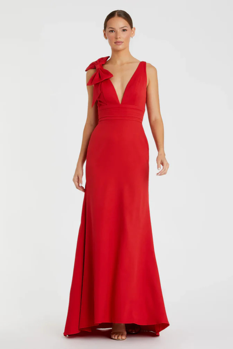 FISHTAIL GOWN WITH V-NECK AND BOW Red